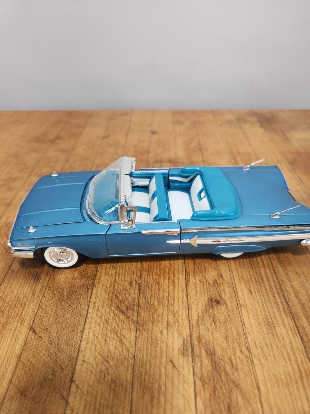 Jada Street Low 1960 Chevy Impala Convertible 1:24 Teal Diecast Lowrider
